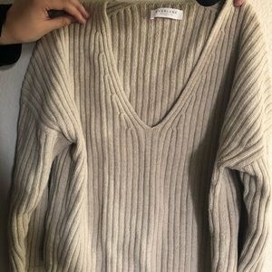 everlane ribbed wool-cashmere crop v-neck